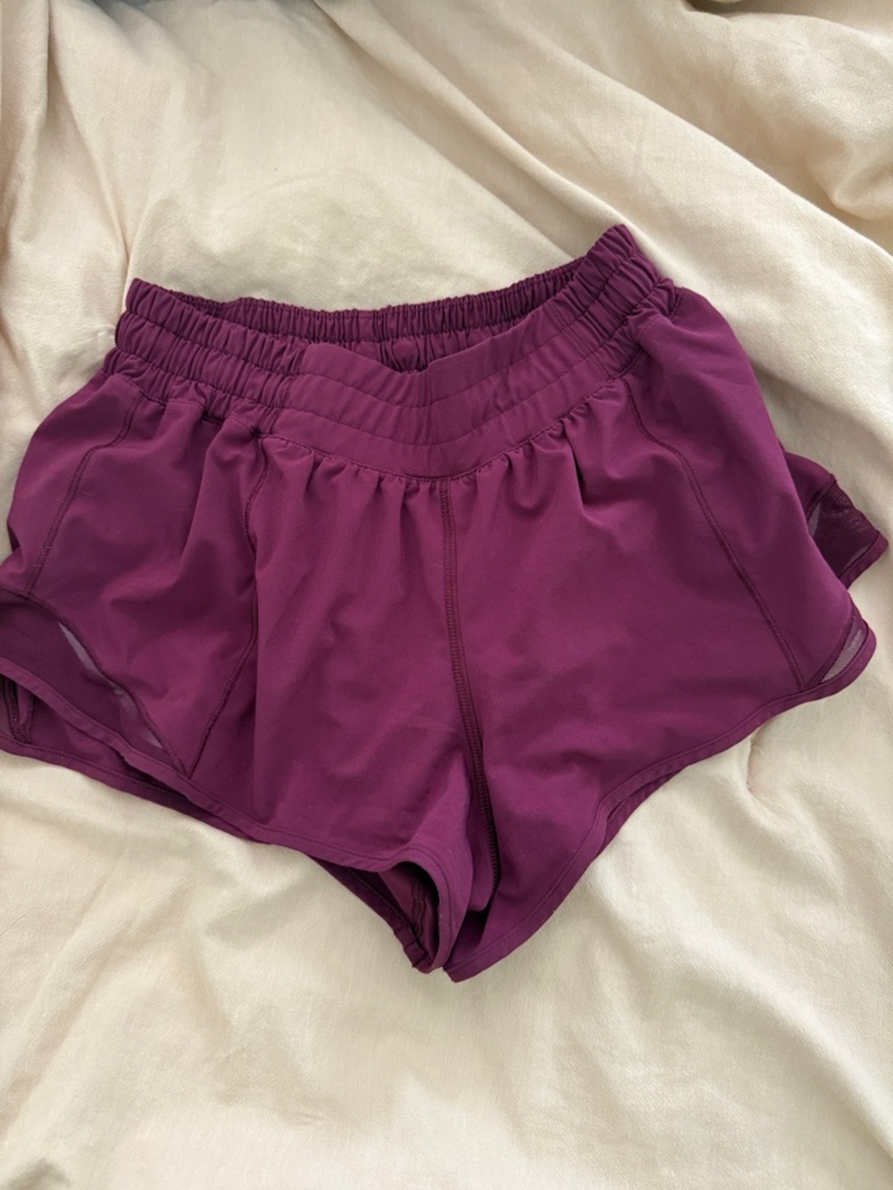 Lululemon shorts size 6 regular